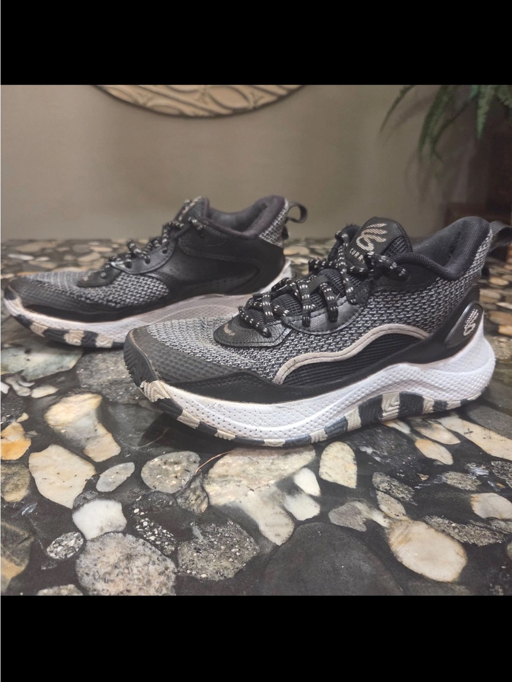 Under Armour Curry 3Z 24 Black Halo Grey Youth Basketball Shoes Size 7Y - Picture 2 of 9